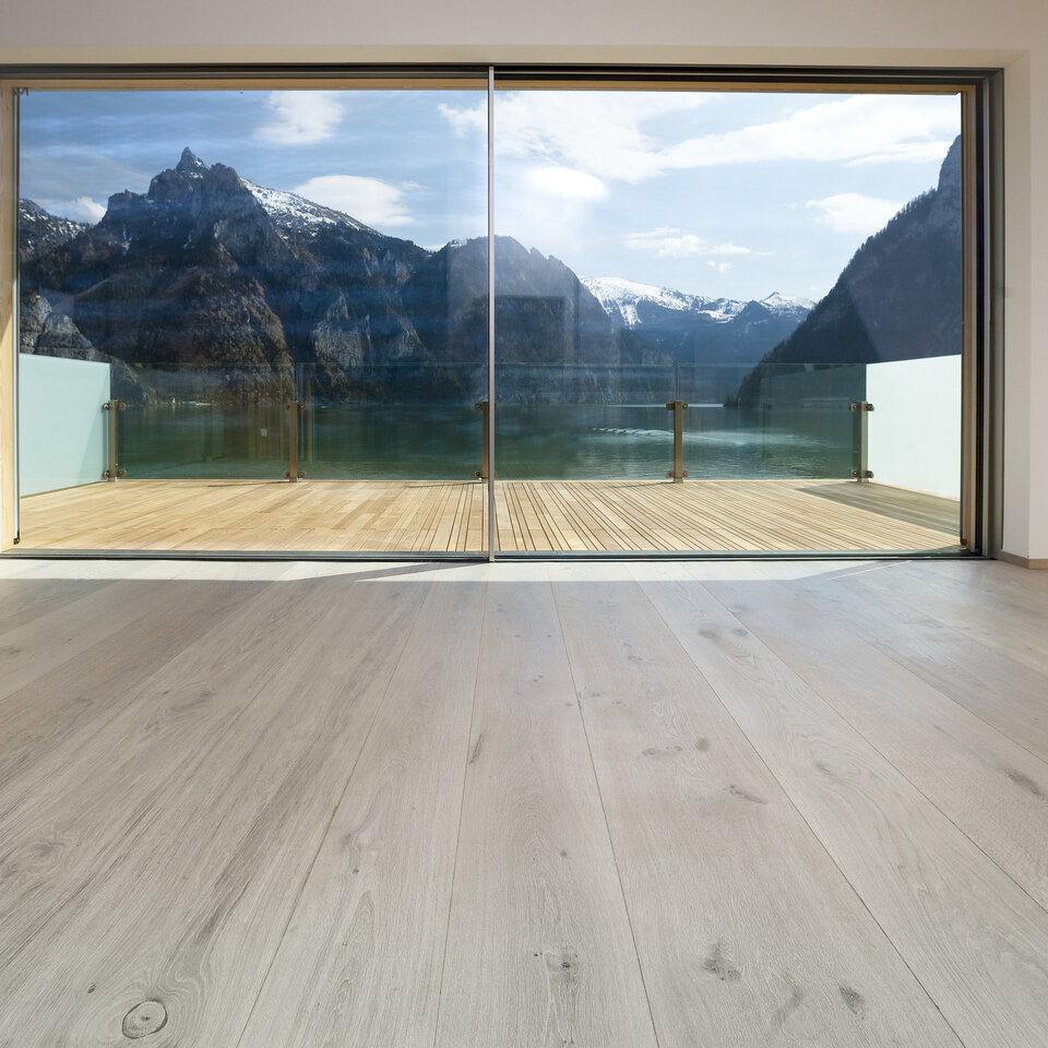 TRAPA Manor Plank 
Oak traditional brushed Carrara